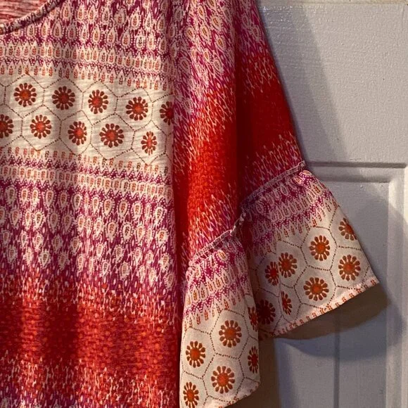 Lucky Brand Sz M Knit Blouse Short Bell Sleeve Red/White Ornament - Picture 3 of 10